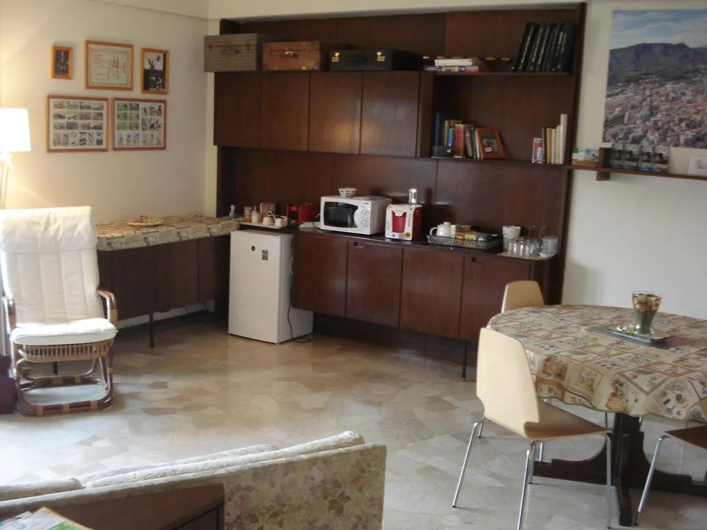 B&B Come A Casa 0*, Côme